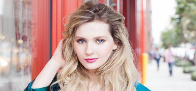 Abigail Breslin Height, Weight, Body Measurements, Bra Size, Shoe Size