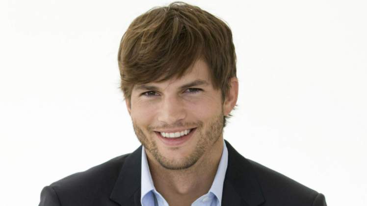 Ashton Kutcher Height, Weight, Body Measurements, Shoe Size