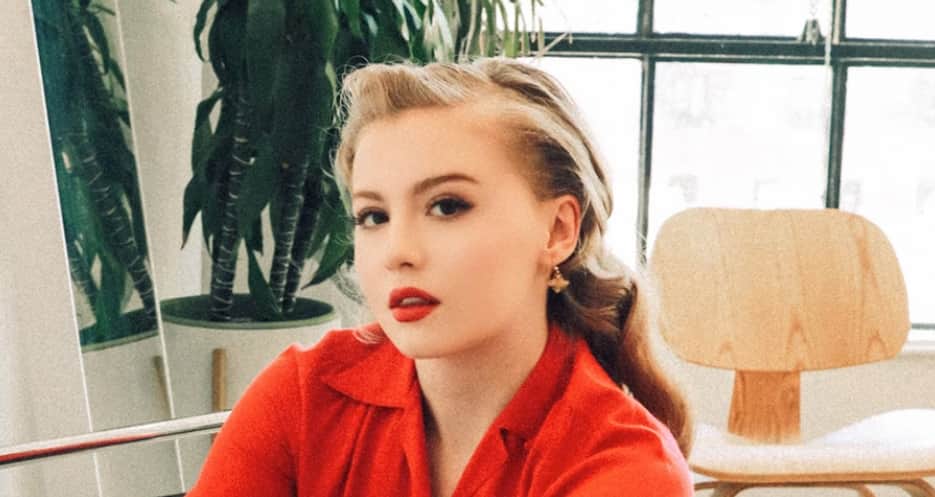 Bebe Wood Height, Weight, Body Measurements, Bra Size, Shoe Size