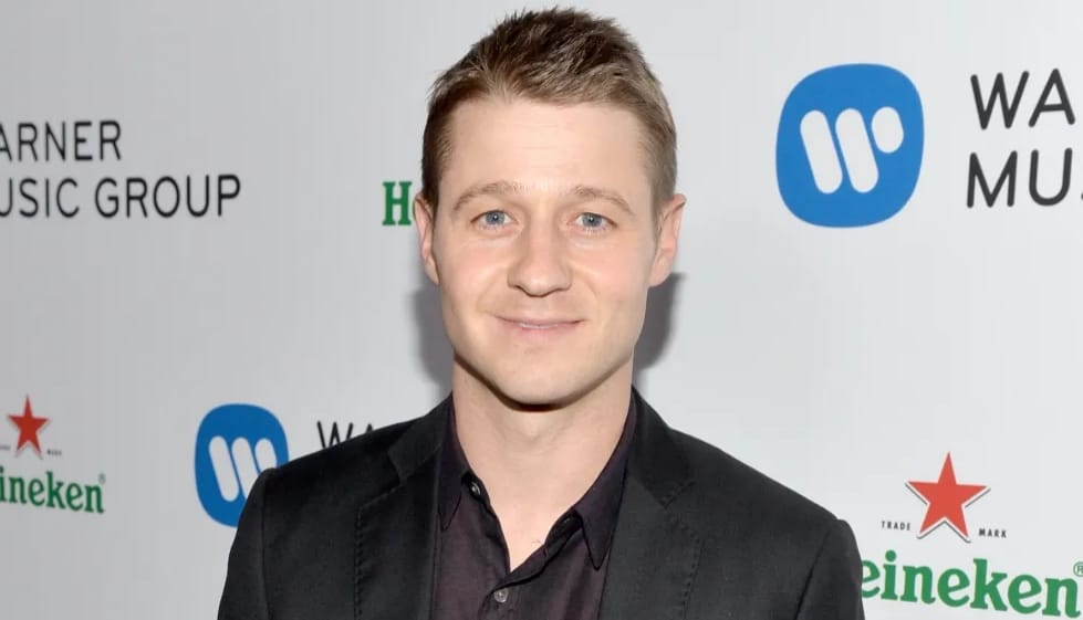 Ben McKenzie Height, Weight, Body Measurements, Shoe Size