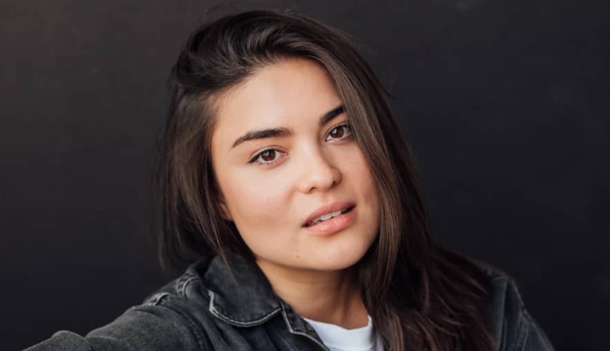 Devery Jacobs Height, Weight, Body Measurements, Bra Size, Shoe Size