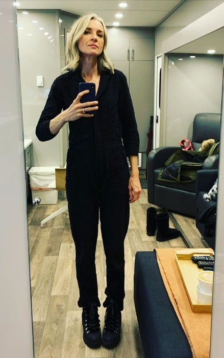 Ever Carradine as seen while taking a mirror selfie in Canada in January 2020
