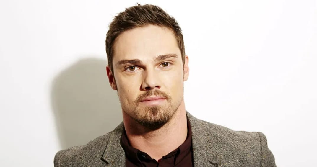 Jay Ryan Height, Weight, Body Measurements, Shoe Size