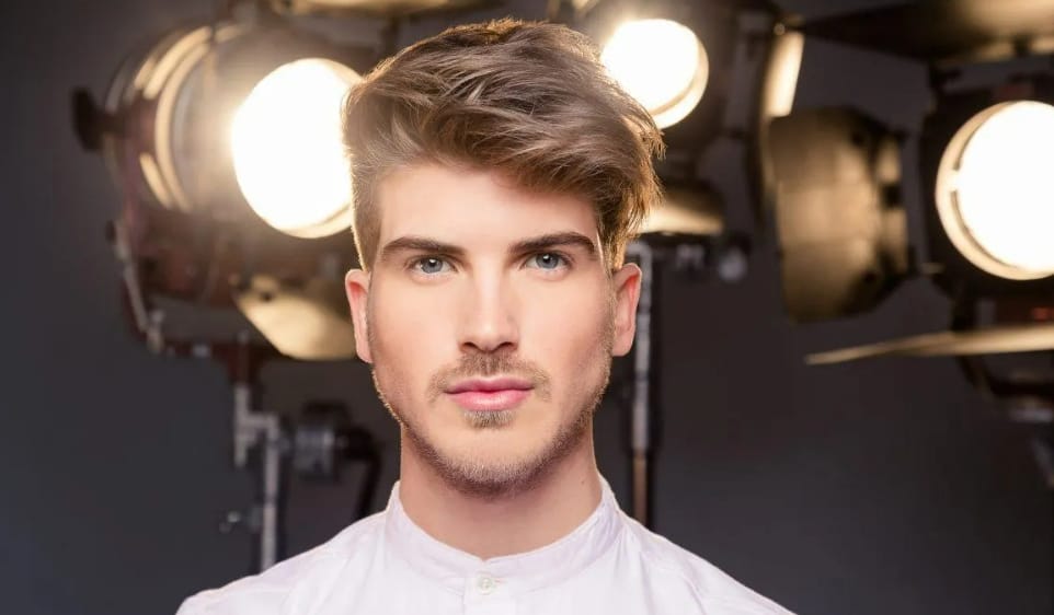 Joey Graceffa Height, Weight, Body Measurements, Shoe Size