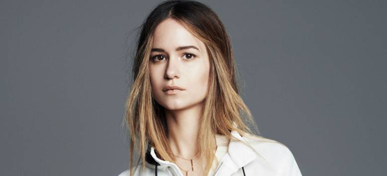 Katherine Waterston Height, Weight, Measurements, Bra Size, Shoe Size