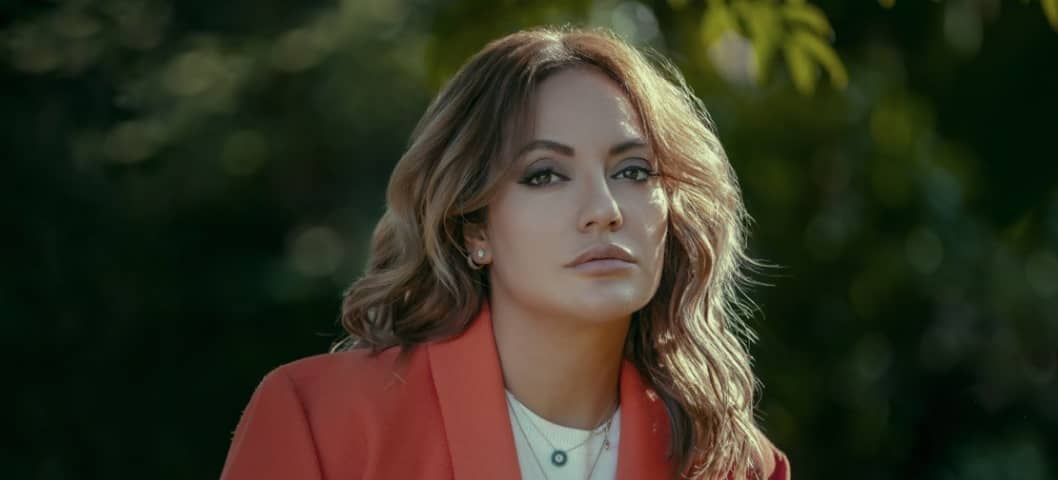 Mahnaz Afshar Height, Weight, Body Measurements, Bra Size, Shoe Size