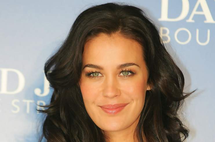 Megan Gale Height, Weight, Body Measurements, Bra Size, Shoe Size