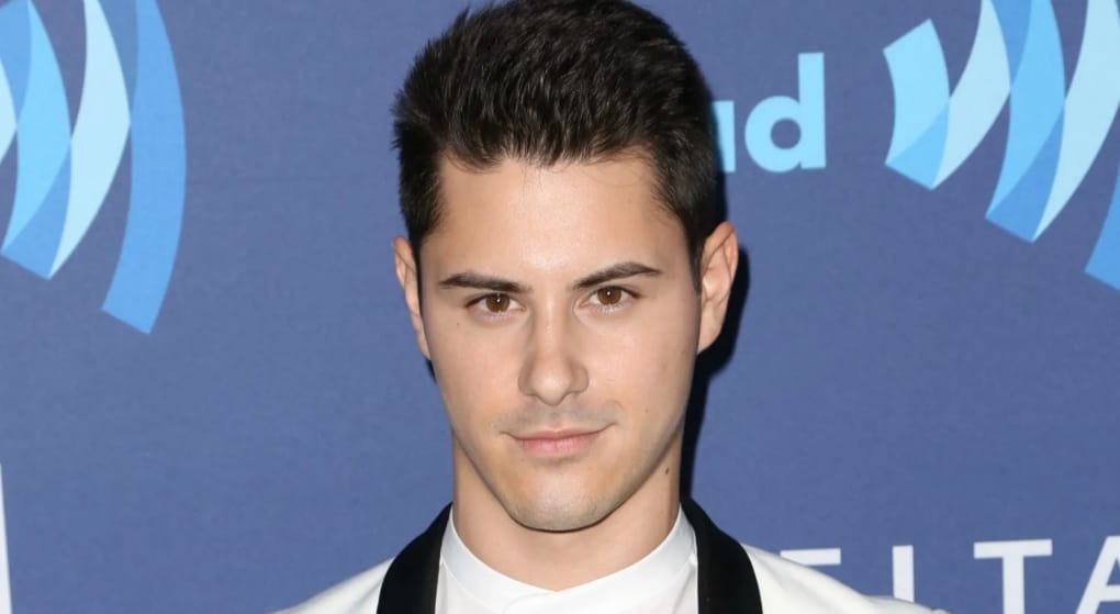 Michael J. Willett Height, Weight, Body Measurements, Shoe Size