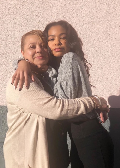 Navia Robinson as seen in a picture with her mother Lisa Butler-Robinson in March 2019
