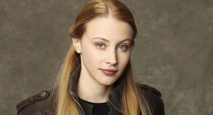 Sarah Gadon Height, Weight, Body Measurements, Bra Size, Shoe Size