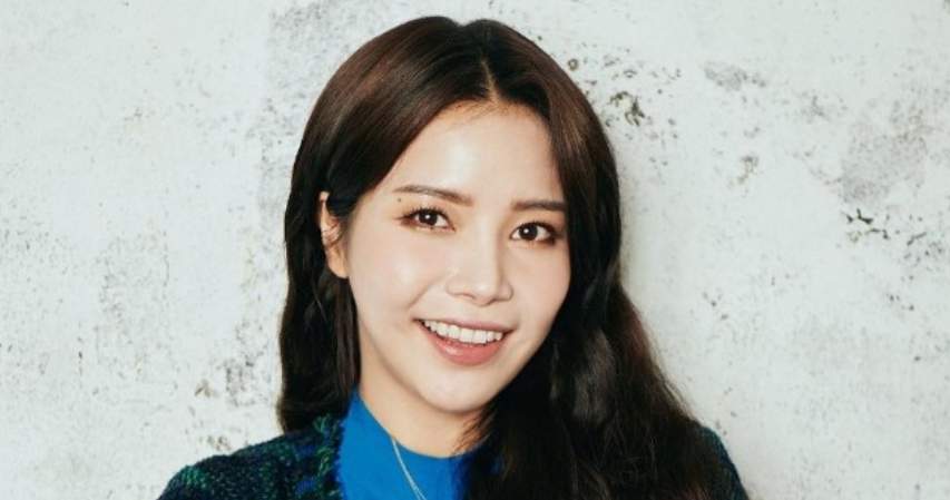 Solar Height, Weight, Body Measurements, Bra Size, Shoe Size