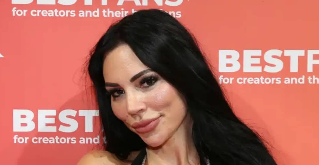 Yvonne Bar Height, Weight, Body Measurements, Bra Size, Shoe Size